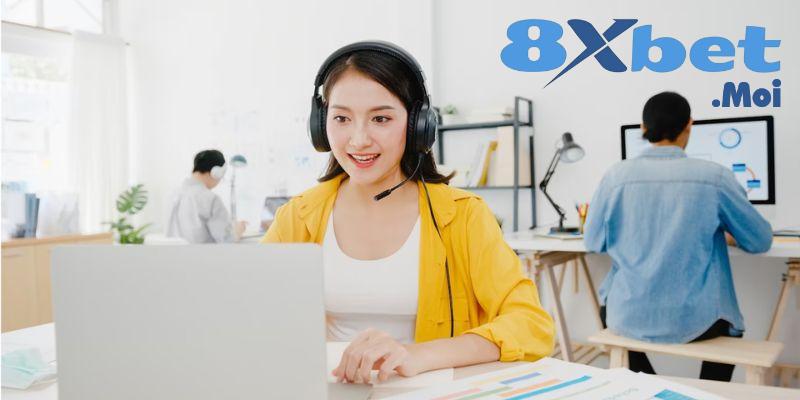 Đội ngũ tư vấn viên 8XBET được đào tạo bài bản
